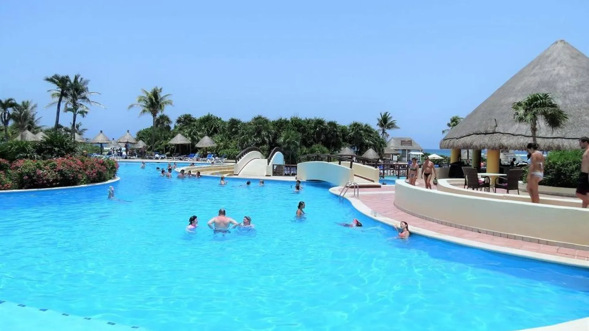 Luxurious Akumal Terrazas 2-Bedroom Condominium