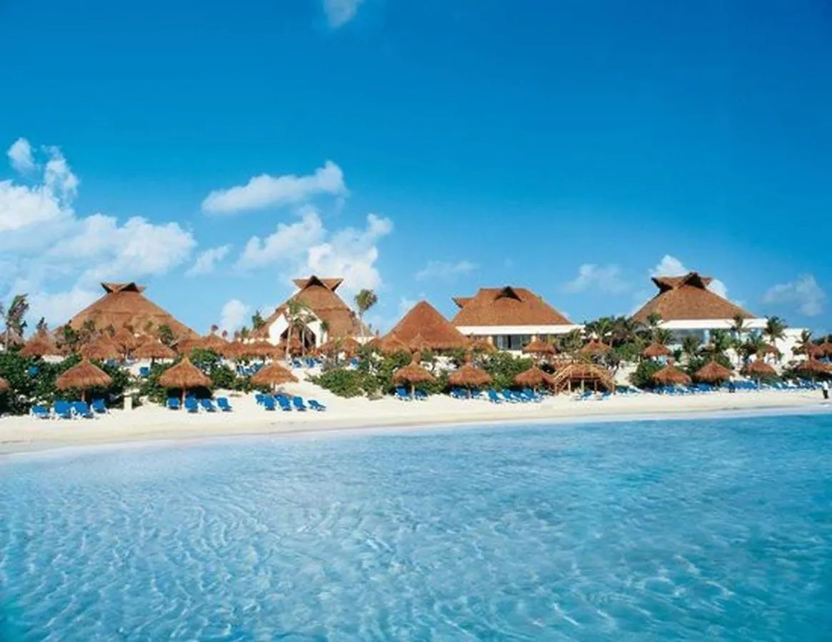 Luxurious Akumal Terrazas 2-Bedroom Condominium Mexico