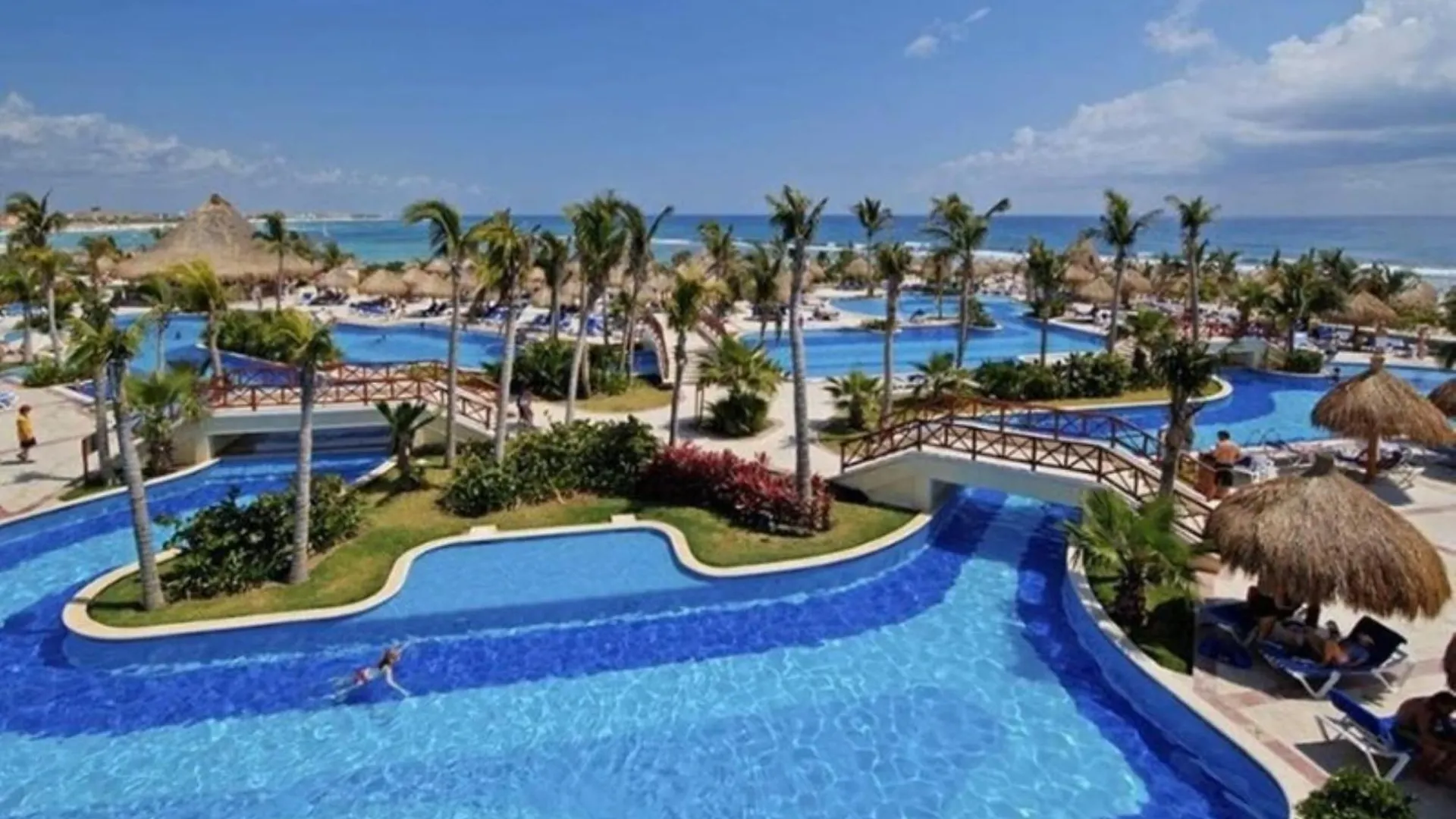 Luxurious Akumal Terrazas 2-Bedroom Condominium
