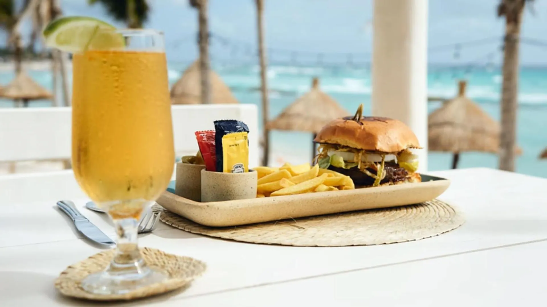 Luxurious Tulum Terrazas 2-Bedroom Condominiuml 아쿠말